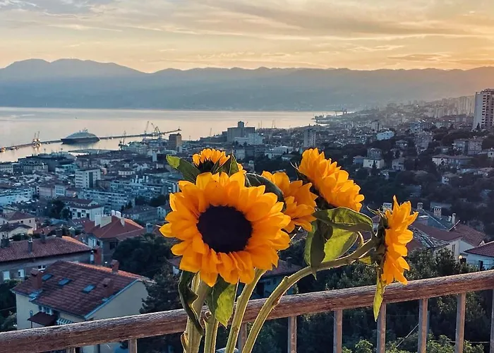 Nona\'S View With Balcony