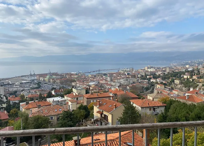 Nona\'S View With Balcony